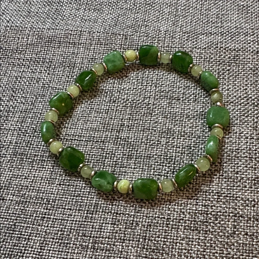 Green Beaded Bracelet by Energy Artist Julia and infused w healing Reiki ENERGY - Picture 1 of 4